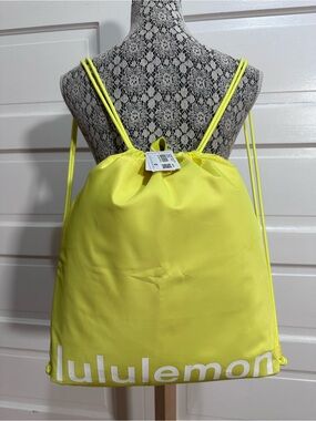 NEW Lightweight Gym Sack 13L Yellow Performance workout Travel $58